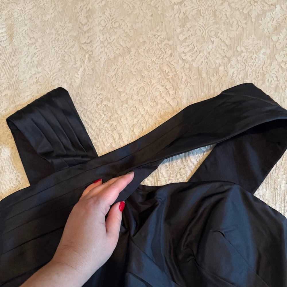 NWT MoriLee by Madeline Gardner black asymmetrical strap cocktail dress - Picture 7 of 13